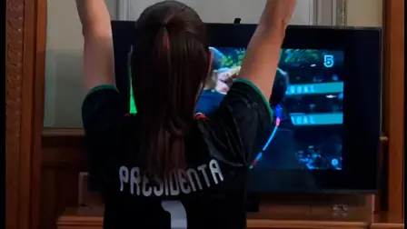 La presidenta de México, Claudia Sheinbaum, siguió por televisión el partido entre la Selección Mexicana y la República Checa.
