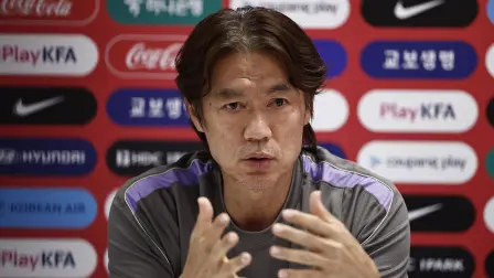 El seleccionador de Corea del Sur, Hong Myung-bo.