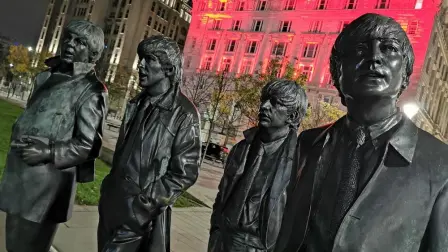 Estatuas del grupo.