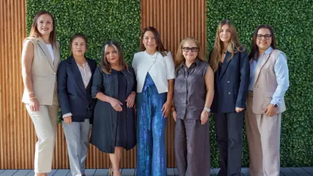 Foto mujeres-Mundi-Automotriz