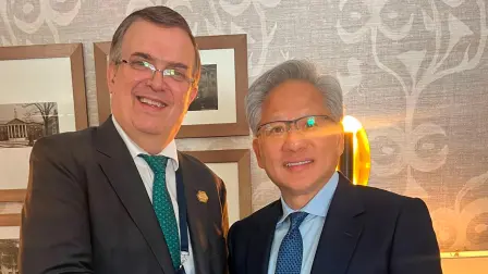 Espero ir a México y ayudar en el impulso hacia la era de la inteligencia artificial, dijo Jensen Huang, CEO de Nvidia en un video publicado por e secretario de Economía, Marcelo Ebrard.