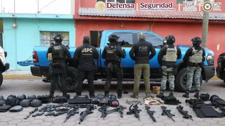 Armas incautadas como resultado del operativo.