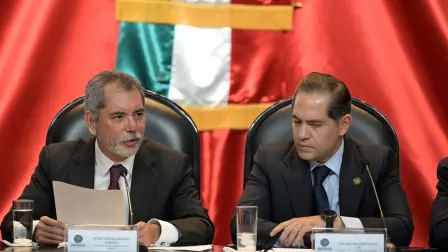 El secretario de Hacienda y Crédito Público, Édgar Amador Zamora, entregó el Paquete Económico 2027 en la Cámara de Diputados.