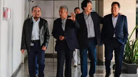 En la jornada participaron dirigentes de distintas centrales y gremios nacionales, entre los que destacaron Francisco Hernández Juárez, secretario general del Sindicato de Trabajadores Telmex (STRM), y Ricardo Aldana Prieto, dirigente del Sindicato de Trabajadores Petroleros de la República Mexicana (STPRM).