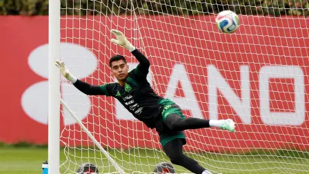 Raúl "Tala" Rangel, portero.