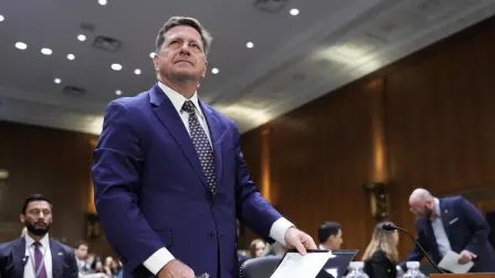 Jay Clayton, jefe de inteligencia nacional.
