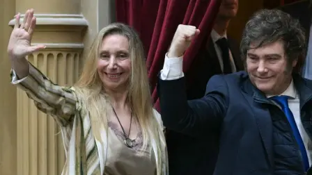 El presidente Javier Milei y su hermana Karina, secretaria general de la Presidencia.