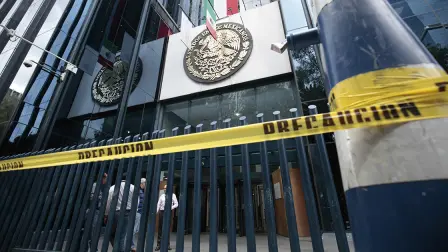 EDIFICIOS DANADOS - EL EDIFICIO PRINCIPAL DE LA PGR RESULTO DANADO TRAS SISMO DEL 19 DE SEPTIEMBRE. FOTO: NATALIA GAIA.