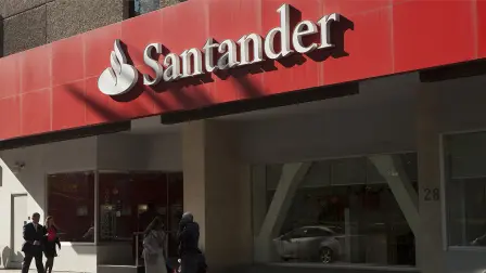 SANTANDER - SUCURSAL DE BANCO SANTANDER. FOTO: NATALIA GAIA.