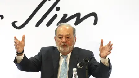 160418 CARLOS SLIM EN CONFERENCIA DE PRENSA PARA EXPONER SU OPINION SOBRE EL NUEVO AEROPUERTO. FUNDACION CARLOS SLIM. FOTO: ADRIANA HERNANDEZ