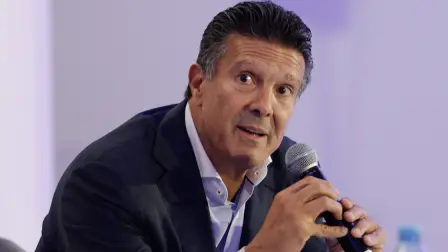 MAX LEONARDO, DIRECTOR GENERAL ADJUNTO DE FARMACIAS DEL AHORRO, DURANTE EL PANEL â€œLA NUEVA ERA DE RETAILâ€ù EN EL FORO FORBES SALUD. FOTO: ZULLEYKA HOYO