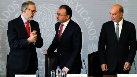 80619075. M�xico, 19 Jun 2018 (Notimex-Javier Lira).- El titular de la Secretar�a de Relaciones Exteriores, Luis Videgaray Caso, acompa�ado por Carlos Manuel Sada, Subsecretario para Am�rica del Norte, y Luis Alfonso de Alba, Subsecretario para Am�rica Latina y el Caribe, hablaron en conferencia de prensa sobre la situaci�n de la separaci�n de familias migrantes. NOTIMEX/FOTO/JAVIER LIRA OTERO/JLO/POL/MIGRA16/