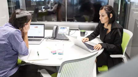 Jóvenes oficinistas en Ciudad de México - Foto: Araceli López EE