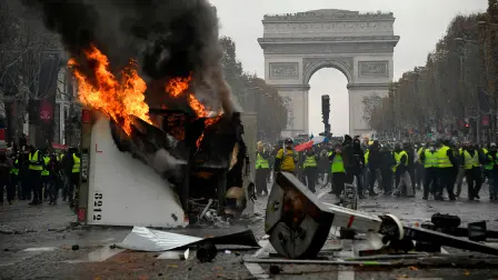 TOPSHOT-FRANCE-SOCIAL-POLITICS-ENVIRONMENT-OIL-DEMO