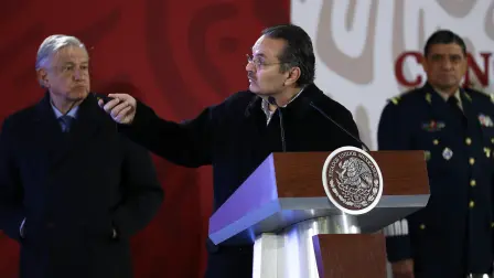 Romero Oropeza, en la imagen con el presidente López Obrador, señaló que el 80% de las tomas clandestinas de Pemex ocurrieron de 2016 a la fecha.