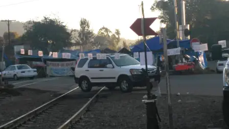  “Se exige voluntad y disposición del magisterio para que levanten ya el bloqueo; de no ser así, no habrá mesa ni pago”, dijo Silvano Aureoles. Notimex.