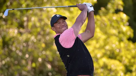 PGA: Farmers Insurance Open - Final Round - Jan 27, 2019; San Diego, CA, USA; Tiger Woods plays his shot from the 11th tee during the final round of the Farmers Insurance Open golf tournament at Torrey Pines Municipal Golf Course - South Course. Mandatory Credit: Orlando Ramirez-USA TODAY Sports