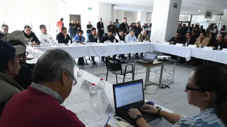 El gobernador de Chihuahua Javier Corral destacó que gracias al manejo eficiente de recursos en los organismos operadores de agua en Chihuahua, en tres años fue posible invertir en agua, drenaje y colectores, más de 2,300 millones de pesos. Foto EE: Cortesía Twitter @Javier_Corral