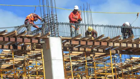 Trabajos de construcción de un hospital del IMSS en el municipio Del Marqués, en Querétaro. Foto EE: Miguel Blancarte