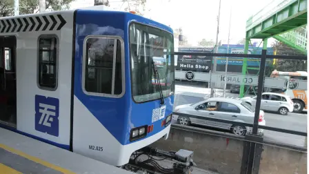 El Tren Ligero reanuda su servicio en el tramo Taxqueña-Estadio Azteca. Foto: Notimex