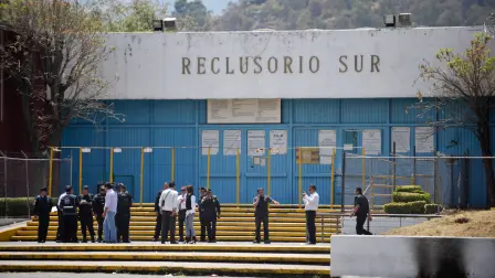 De acuerdo con los videos del lugar en estos hechos hubo colusión de custodios.