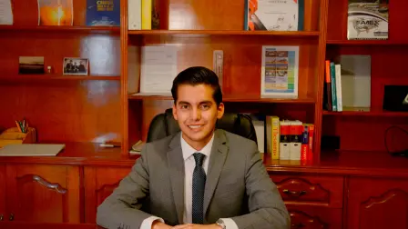 Adán Ramírez Sánchez fue reconocido como uno de los 35 innovadores menores de 35 años de  Latinoamérica en 2019 del MIT Technology Review, en la categoría de Inventor.