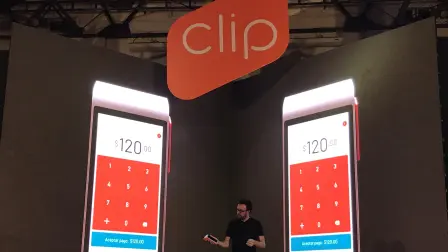 Adolfo Babatz, fundador y director de Clip, durante la presentación del Clip Total. Foto EE: Rodrigo Riquelme 