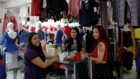 Mujeres de Ecatepec de Morelos dijeron que les gustaría participar en la protesta, pero que no podían permitirse perder el salario de un día. Foto: Reuters.