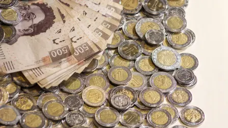 Peso mexicano cae a 22.86 unidades por dólar