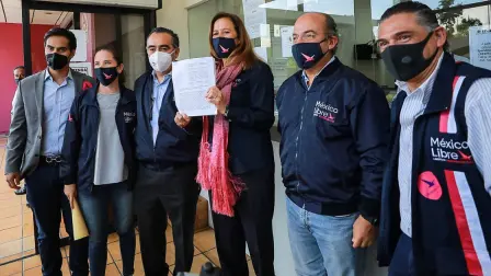 Margarita Zavala y Felipe Calder�n asistieron al INE para impugnar la decisi�n de la negaci�n de registro como partido pol�tico a M�xico Libre.