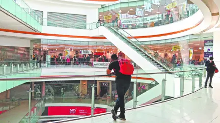 Negocios no esenciales volver�n a abrir sus puertas dentro de las plazas comerciales apartir de ma�ana en un horario de martes a domingo durante las 24 horas del d�a.