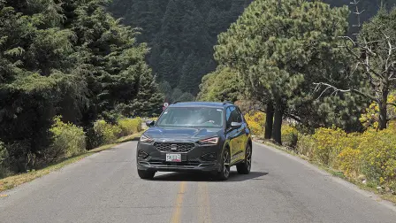 Foto: En autopista y caminos rápidos muestra su mejor faceta gracias a la puesta a punto de la suspensión y a las sensaciones del motor turbo. Foto EE: Hugo Salazar.