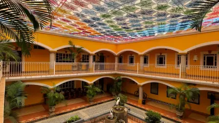 Cielo Tejido elaborado por las artesanas de Etzatlán, ubicado en el centro cultural del municipio jalisciense. Foto EE: Cortesía