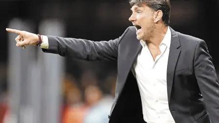 Hernán Cristante, director técnico del club Querétaro. Foto: AFP