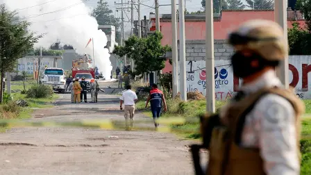 Elementos de la Guardia Nacional, Personal de Protección Civil y Seguridad de Pemex controlaron fuga de gas registrada en un ducto por supuesta toma clandestina en la colonia San Jacinto en Amozoc. Foto: Cuartoscuro  