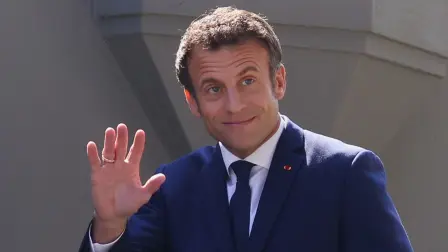 El presidente francés, Emmanuel Macron, derrotó a su rival de extrema derecha, Marine Le Pen, según las primeras proyecciones de los encuestadores. Foto: Reuters.