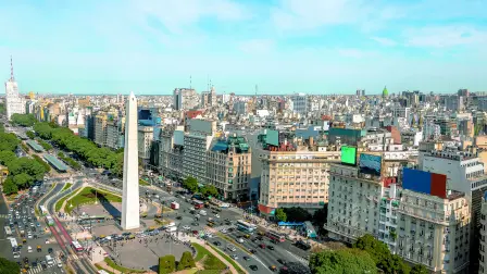 La caída abrupta del salario promedio real, la aceleración de la inflación, la devaluación sostenida explican este fenómeno que grafica el empobrecimiento de la clase media trabajadora.