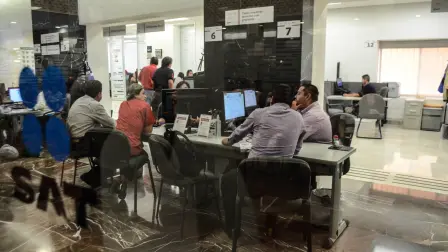 Hay trámites como el alta de la e.firma que se tienen que realizar de forma presencial. Foto EE: Archivo