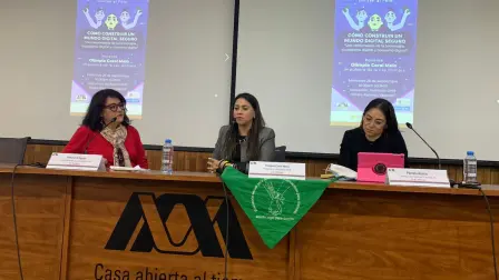 Katia D'Artigues, cofundadora de la organización Yo también, Olimpia Coral Melo, activista por los derechos digitales y Pamela Araico, gerente de Políticas Públicas en AT&T México. Foto: Cortesía