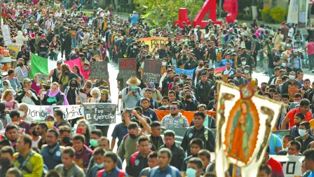 Marcha por el octavo aniversario de la desparación de los 43 estudiantes de Ayotzinapa. Foto: Eric Lugo