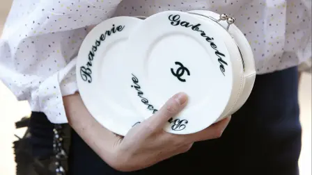 Hoy, la marca se sigue posicionando como referente en el mundo de la moda