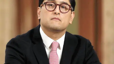 Mejía es Licenciado en Economía por la UNAM y cuenta con una especialización en economía monetaria y financiera.  Foto: Especial