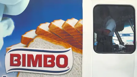 FILE PHOTO: Advertising of Mexican breadmaker Grupo Bimbo is seen on a truck in Mexico City, Mexico March 24, 2015. REUTERS/Edgard Garrido/File Photo-NARCH/NARCH30