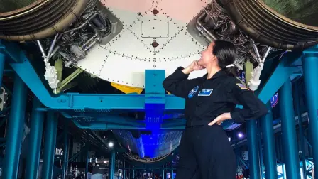 En la imagen, Katya Echazarreta, la primera mexicana (nacionalizada estadounidense) que viajó al espacio exterior, en el John F. Kennedy Space Center de Cabo Cañaveral, Florida (EE UU). Foto: Instagram / katvoltage.