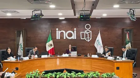 Pleno del Inai con cinco comisionados, durante la sesión del 15 de marzo de 2023. Foto: Cortesía Inai