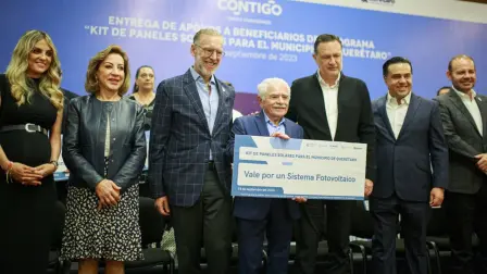 En las instalaciones de la Sedesu Querétaro se hizo entrega de los apoyos a beneficiarios del programa “Kit de paneles solares para el municipio de Querétaro”. Foto EE: Cortesía.