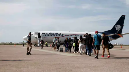 La primera aerolínea en realizar operaciones aéreas fue Aeroméxico. Foto: AFP.