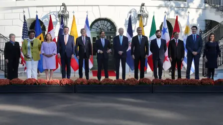 Fotografía grupal de los asistentes a la Alianza para la Prosperidad Económica, celebrada en Estados Unidos. Foto: Reuters,