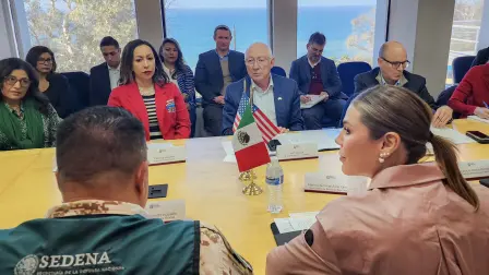 Reunión de la gobernadora Marina del Pilar y el embajador de EU en México, Ken Salazar. Foto EE: Cortesía.