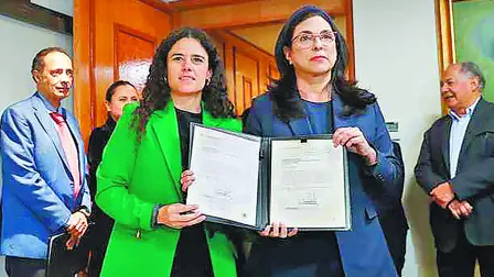 Entrega de las reformas a la Cámara de Diputados
